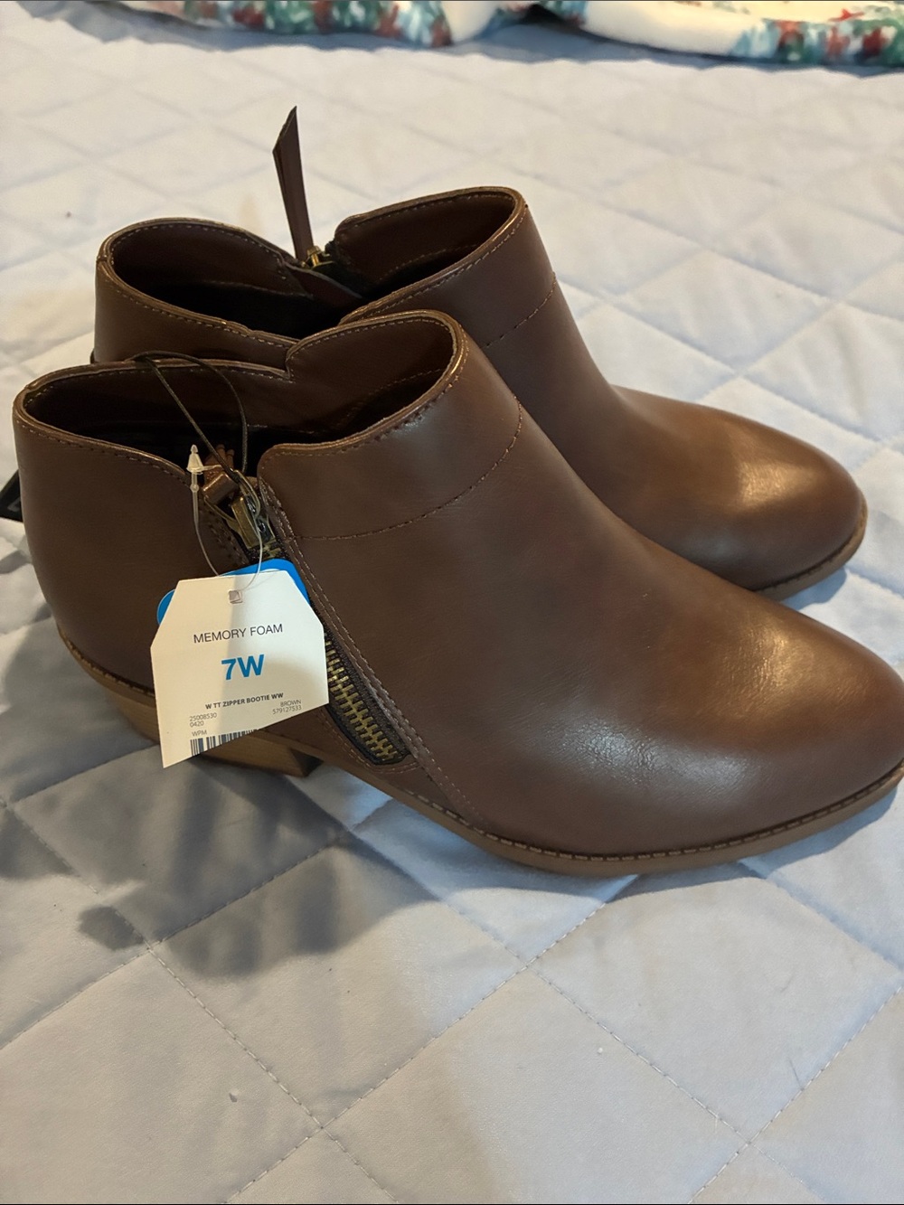 Time & Tru Women's Brown Ankle Booties with Side Zipper size 7 Wide